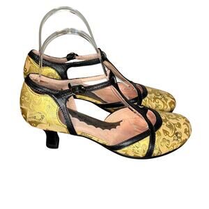 Vagabond Asian Print Gold Round Toe T-Strap Pump - size 37 (US 6)